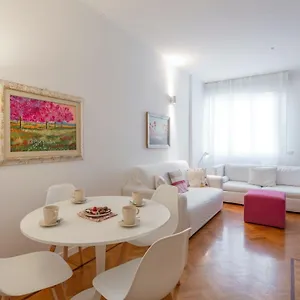 Bnbutler - Verona 12, Porta Romana District Apartment Mailand